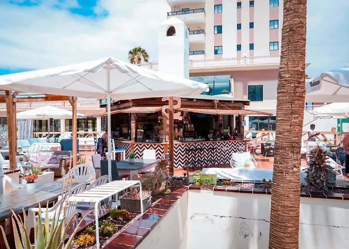 Sunny Vibes With Pool & Ocean Views Appartement *