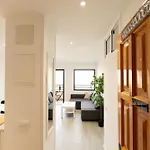 Sunny Vibes With Pool & Ocean Views Apartman