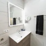 Sunny Vibes With Pool & Ocean Views Apartman *