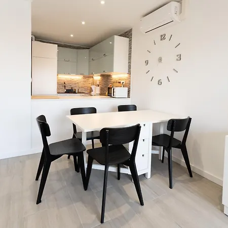 Sunny Vibes Apartment With Pool & Ocean Views