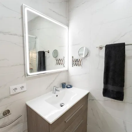 Sunny Vibes Apartment With Pool & Ocean Views 公寓 *