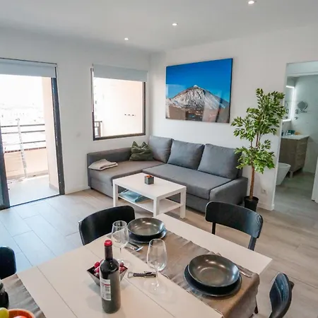 Sunny Vibes Apartment With Pool & Ocean Views 公寓