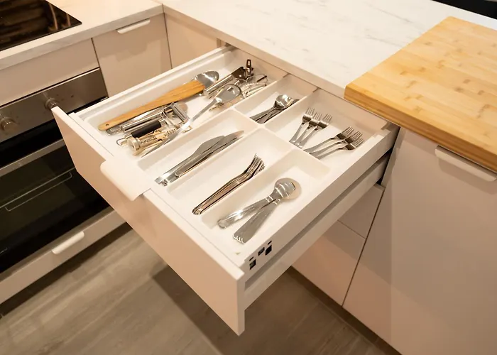 Sunny Vibes With Pool & Ocean Views Апартаменти *